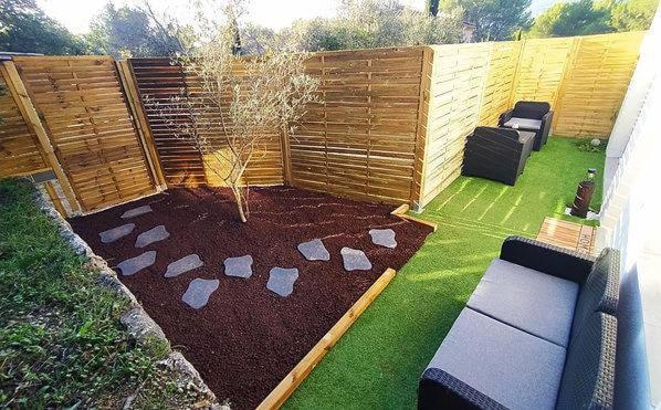 A l'Orée des pins - Gite indépendant avec baignoire balnéo et Home Cinéma en sup - Voir info de l'hôte Cuges-les-Pins Exterior foto